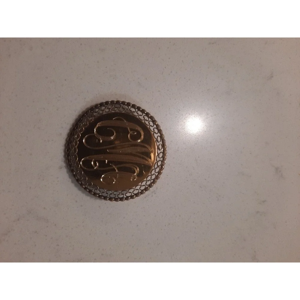 VINTAGE 1/20 12 KARAT GOLD FILLED PIERCED SCROLL MONOGRAM BROOCH CMA